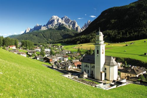 Sexten 1310 m. Hochpustertal mit Elfer und Zwölferturm