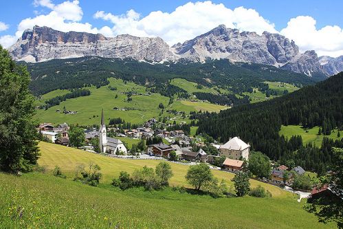 Stern la Villa mit Kreuzkofelgruppe 3026m