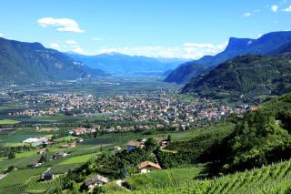 Lana mit Dolomitenblick