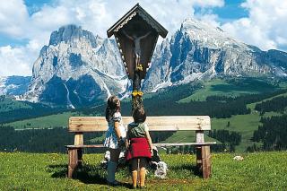 Auf der Seiseralm blick zur Langkofelgruppe